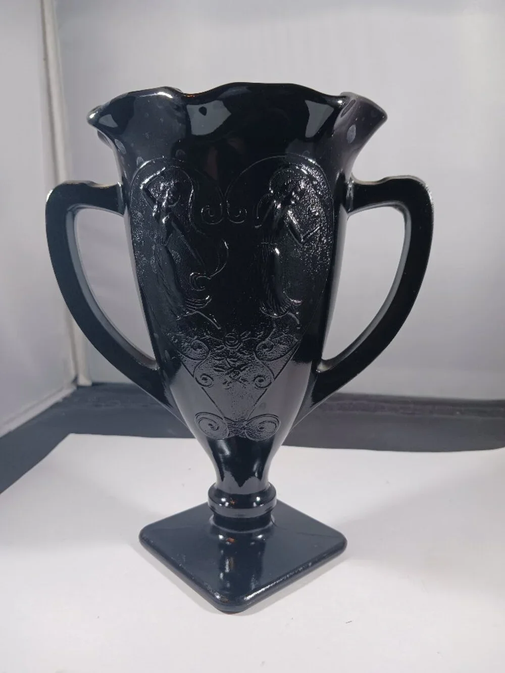 Vintage L. E. Smith Black Amethyst Glass Trophy Vase